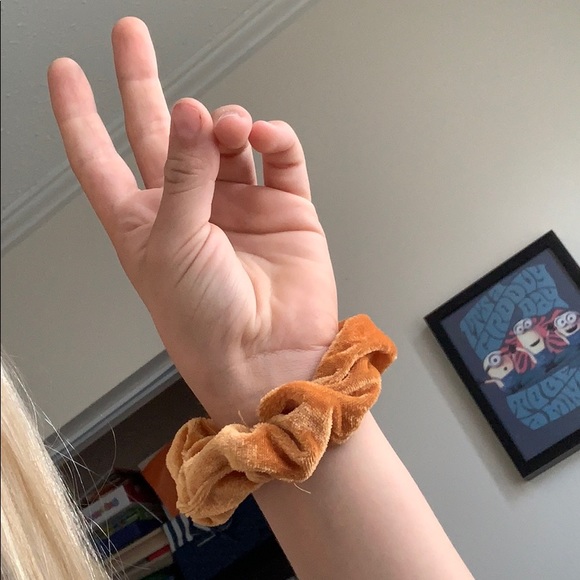 scrunchies - Picture 3 of 4